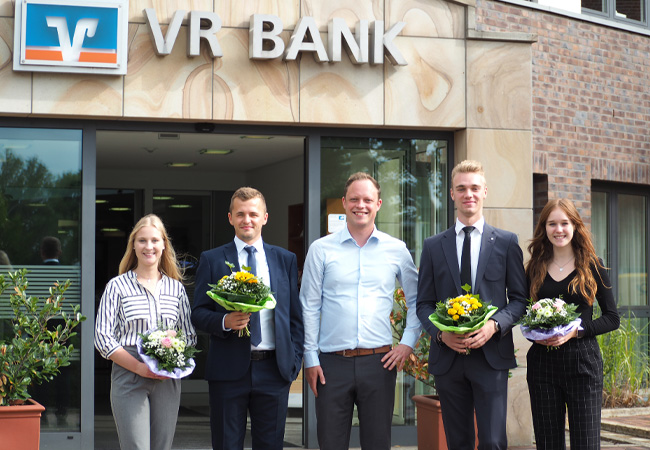 Vier neue Auszubildende in der VR Bank Dinklage-Steinfeld
