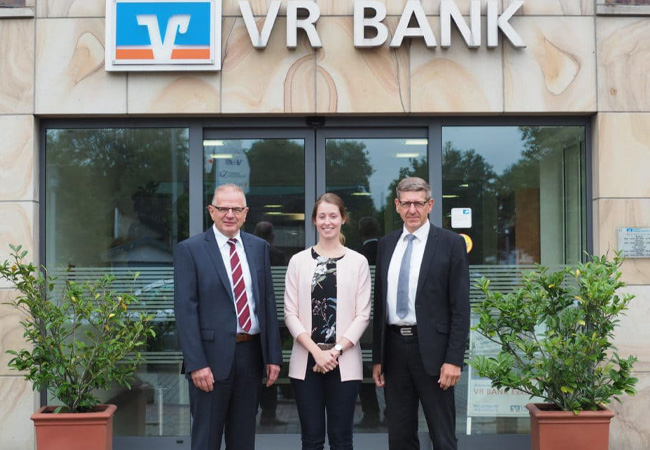 Sonja Beinker von der VR BANK Dinklage-Steinfeld hat ihre Prüfung zur Bankfachwirtin bestanden