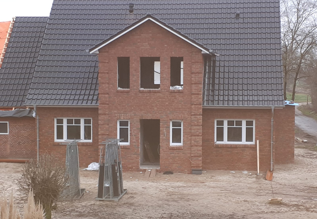 Altbau und Neubau werden verbunden: Bauunternehmen Buddelmeyer errichtet Wohnhaus in Carum