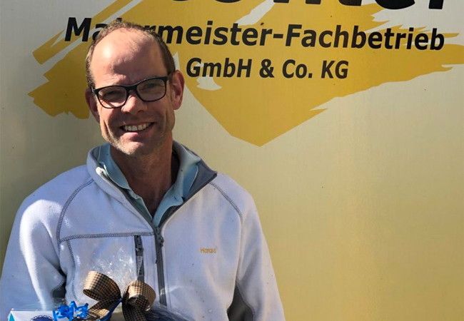 Harald Sandermann feiert 20-jähriges Firmenjubiläum bei Malermeister-Fachbetrieb Blömer