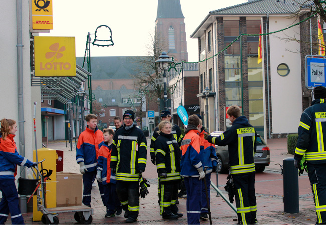 Adventszauber in der Dinklager Innenstadt – die Freiwillige Feuerwehr zeigt wieder unermüdliches Engagement